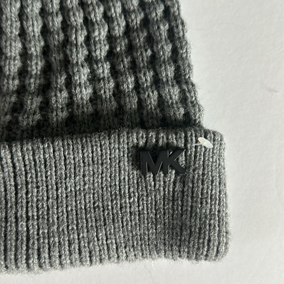 Michael Kors Knit Beanie Hat - Grey - One Size New - Picture 2 of 4